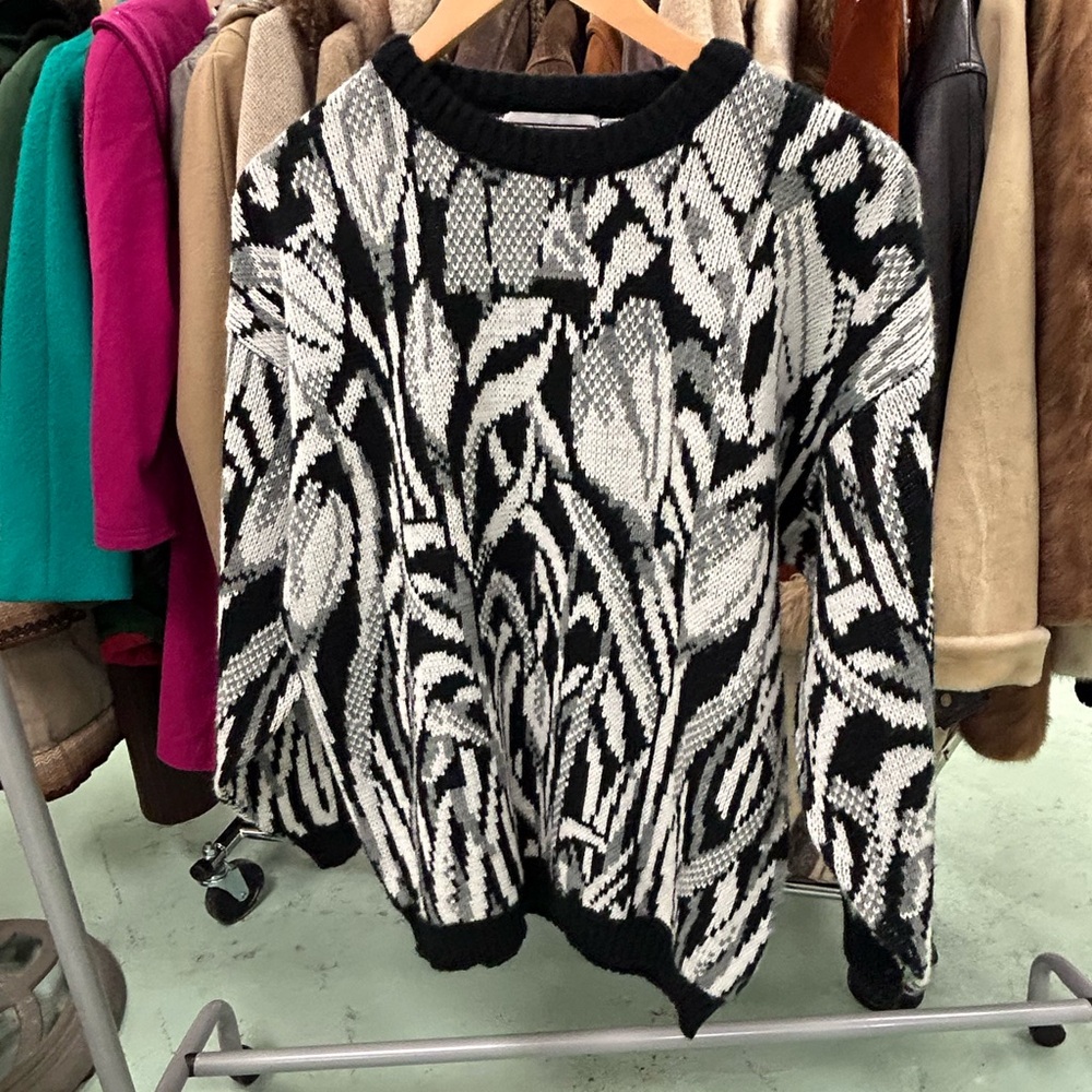 Vintage B&W knit sweater